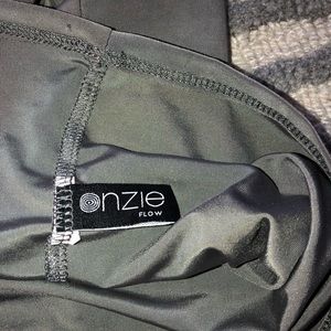 Onzie Tops - Onzie flow workout top Onzie Tops - Onzie flow workout top